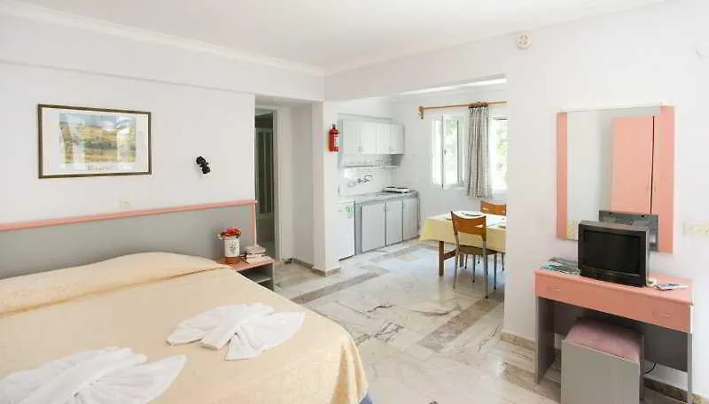 Hanedan Beach Hotel 福卡