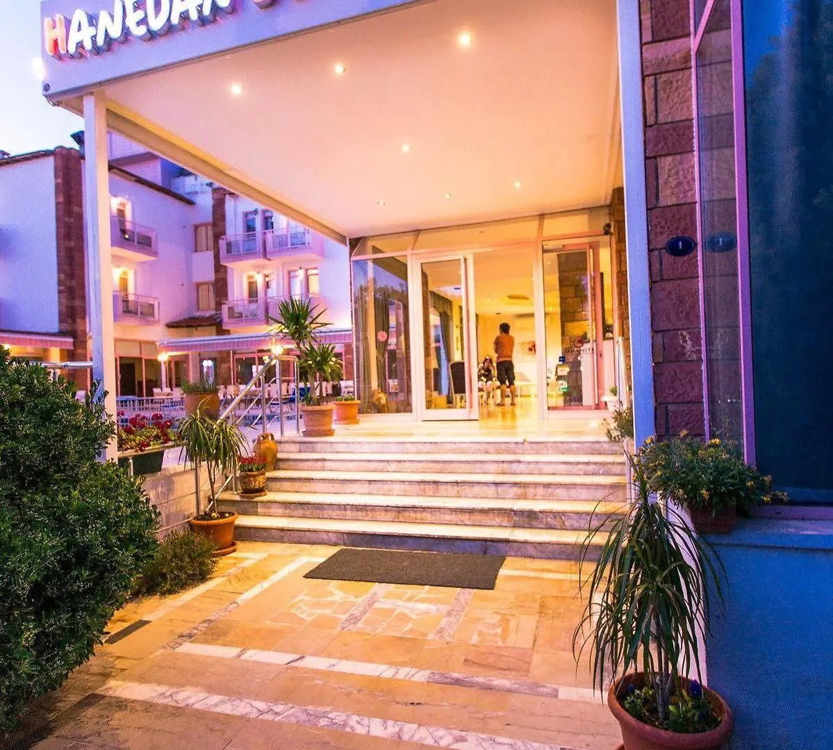 Hanedan Beach Hotel 福卡