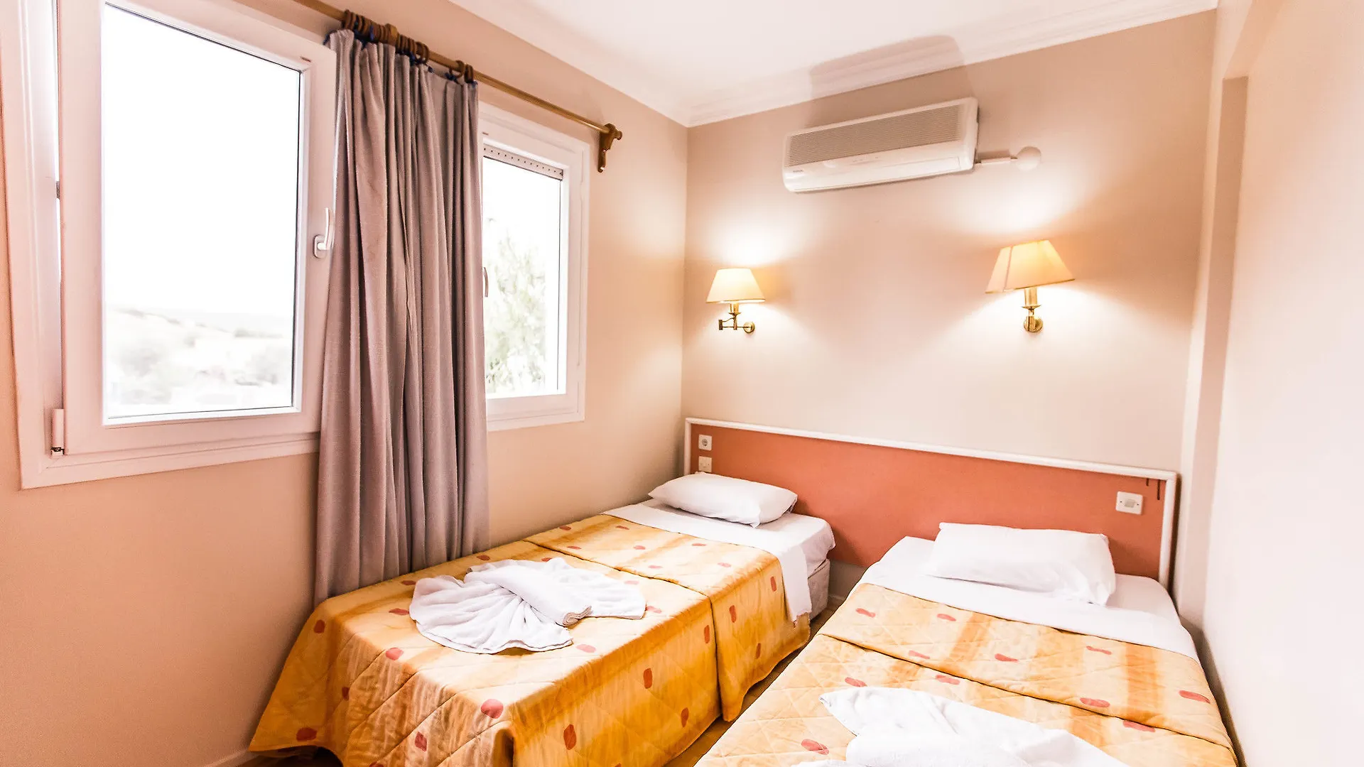 Hanedan Beach Hotel 福卡